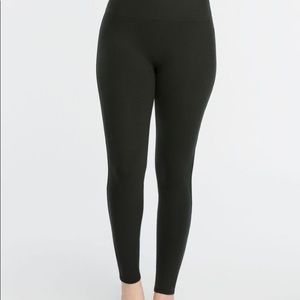 NWT SPANX Essential Legging